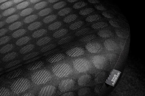 Scion iQ (2011) - picture 17 of 20