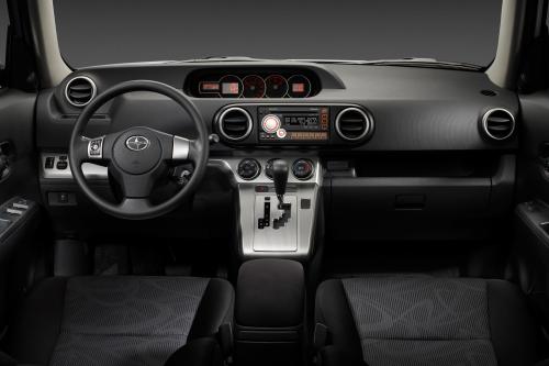 Scion xB (2011) - picture 17 of 36