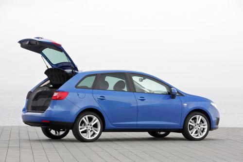 SEAT Ibiza ST (2011) - picture 16 of 76