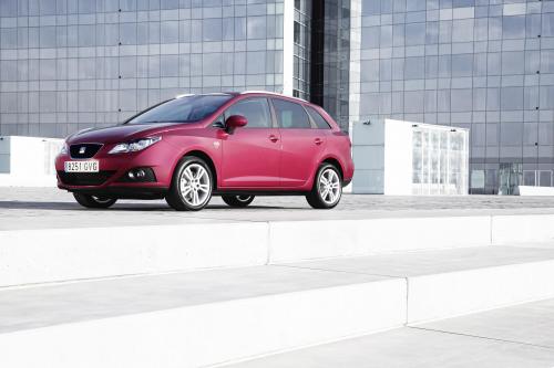 SEAT Ibiza ST (2011) - picture 33 of 76