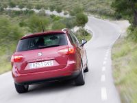 SEAT Ibiza ST (2011) - picture 35 of 76