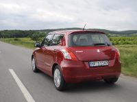 Suzuki Swift (2011) - picture 6 of 8