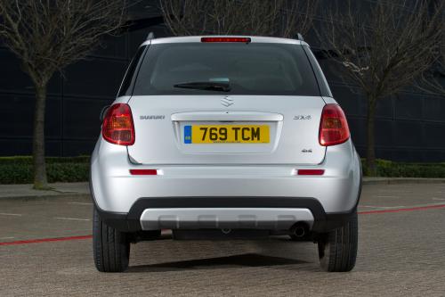 Suzuki SX4-A X-OVER (2011) - picture 8 of 14