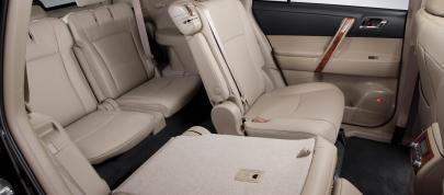 Toyota Highlander (2011) - picture 39 of 48