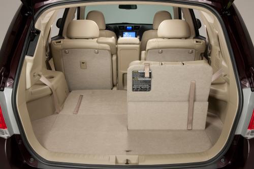 Toyota Highlander (2011) - picture 33 of 48