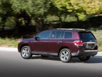 Toyota Highlander (2011) - picture 13 of 48