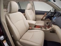 Toyota Highlander (2011) - picture 42 of 48