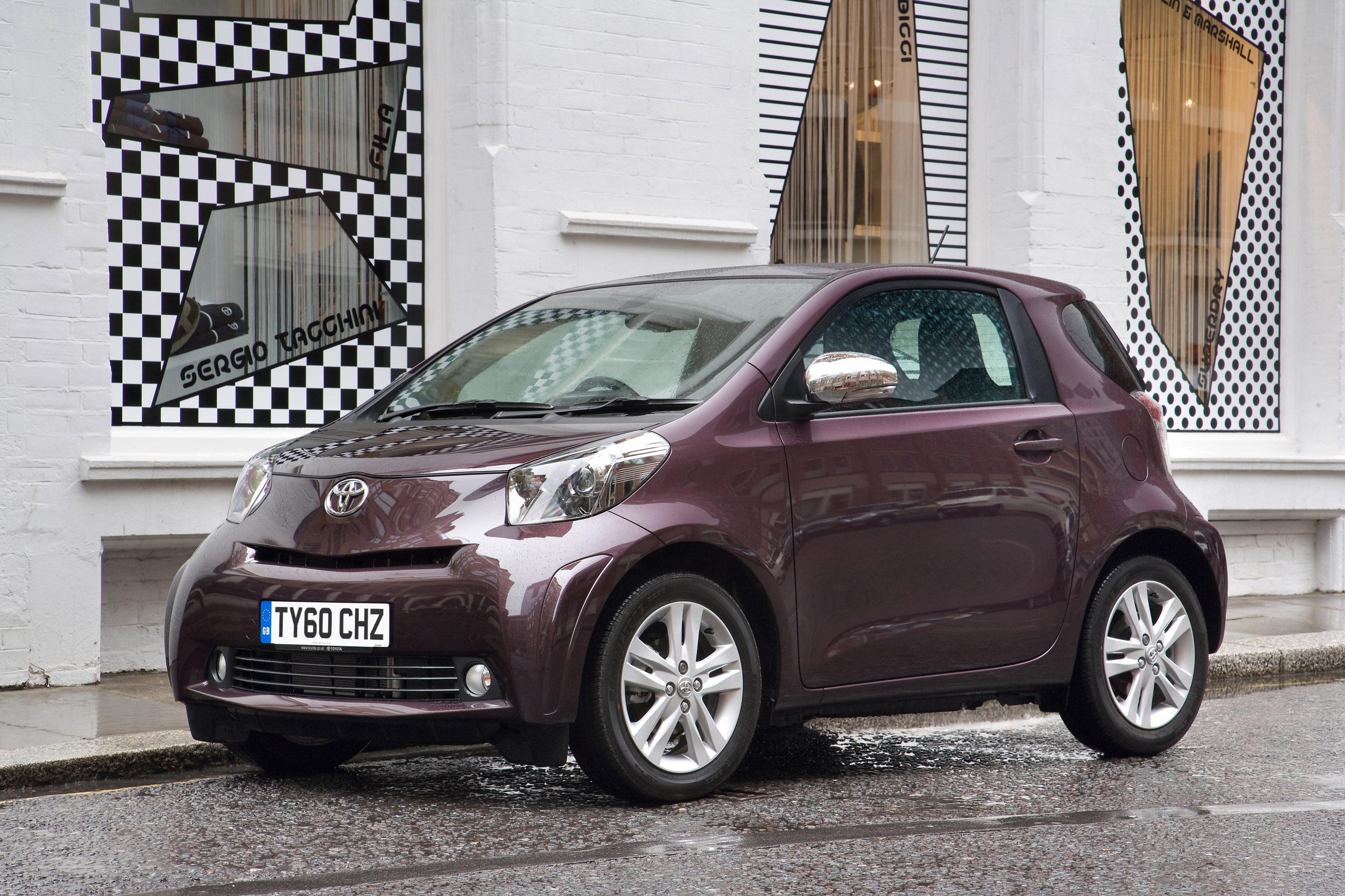 Toyota iQ