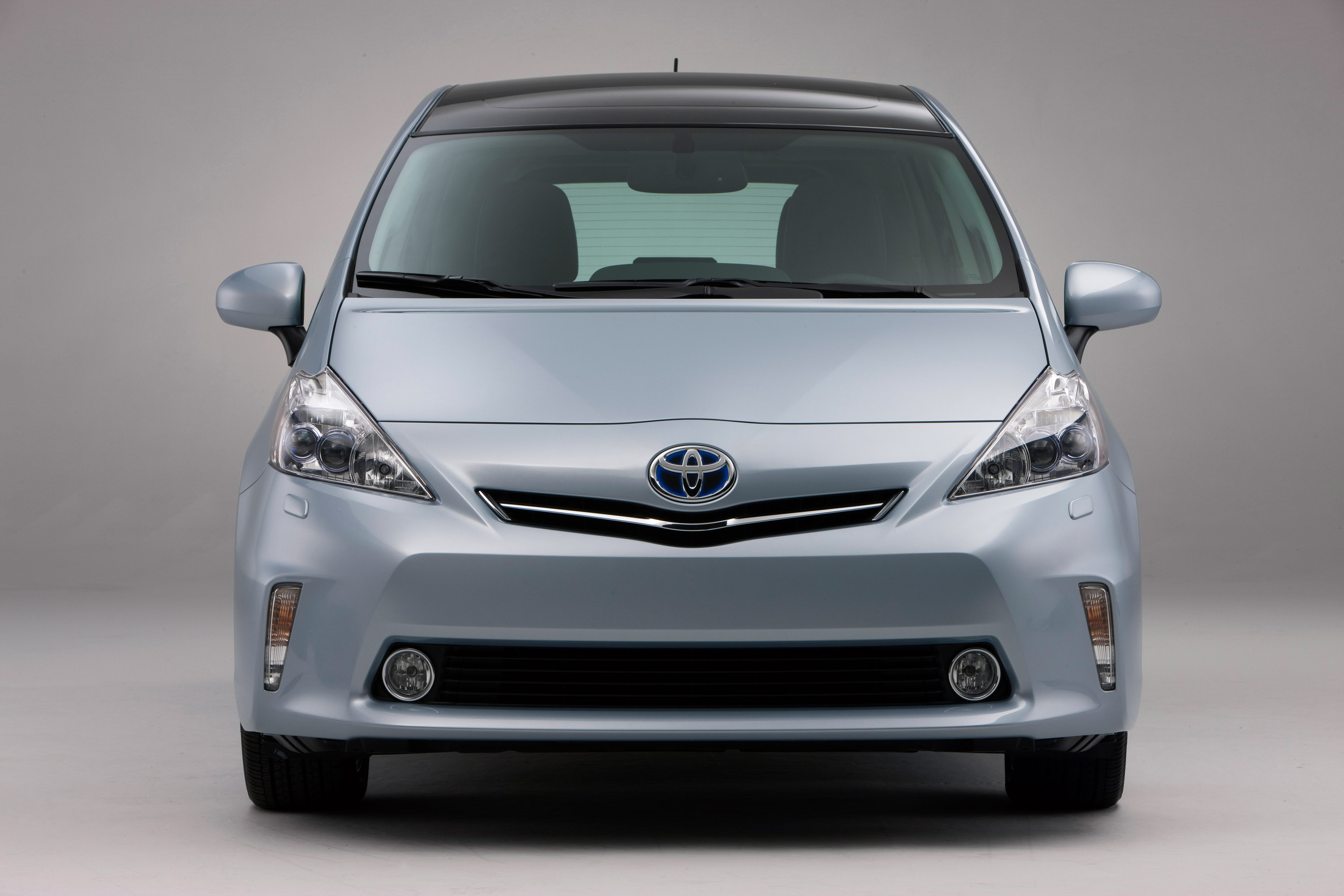 Машина похожая на тойоту. Toyota Prius v. Toyota Prius 5. Toyota Prius v ( ) 2012. Тойота Приус 2011.