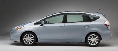 Toyota Prius V (2011) - picture 4 of 73