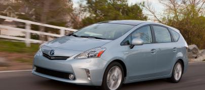 Toyota Prius V (2011) - picture 36 of 73