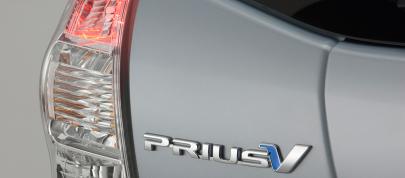 Toyota Prius V (2011) - picture 44 of 73