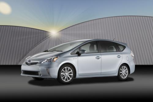 Toyota Prius V (2011) - picture 1 of 73
