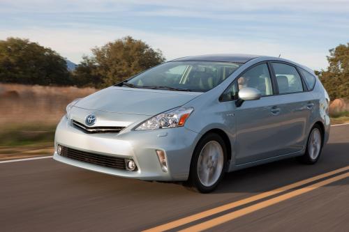 Toyota Prius V (2011) - picture 33 of 73