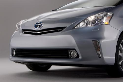 Toyota Prius V (2011) - picture 41 of 73