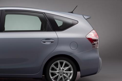 Toyota Prius V (2011) - picture 49 of 73