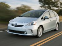 Toyota Prius v (2011) - picture 2 of 73