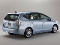 Toyota Prius v (2011) - picture 5 of 73