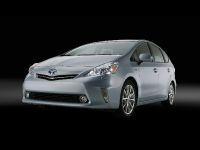 Toyota Prius v (2011) - picture 8 of 73