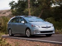 Toyota Prius V (2011) - picture 22 of 73