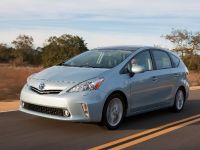 Toyota Prius v (2011)