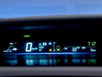Toyota Prius V (2011) - picture 61 of 73