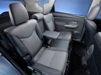 Toyota Prius v (2011)