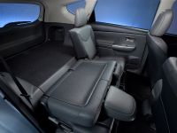 Toyota Prius V (2011) - picture 69 of 73