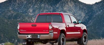 Toyota Tacoma (2011) - picture 7 of 39