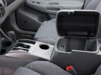 Toyota Tacoma (2011) - picture 35 of 39