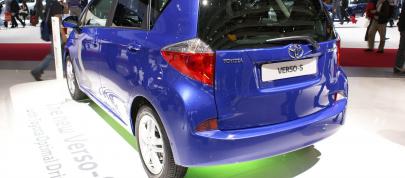 Toyota Verso-S (2011) - picture 4 of 28