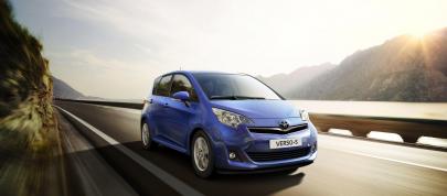 Toyota Verso-S (2011) - picture 12 of 28