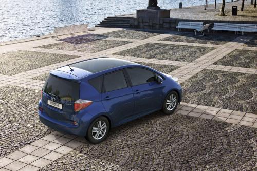 Toyota Verso-S (2011) - picture 16 of 28