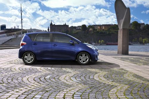 Toyota Verso-S (2011) - picture 17 of 28