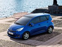 Toyota Verso-S (2011) - picture 2 of 28
