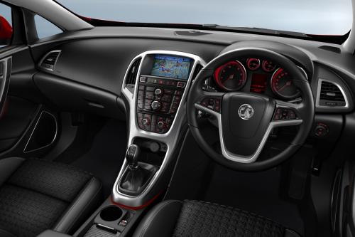 Vauxhall Astra GTC (2011) - picture 9 of 9