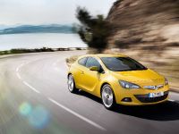 Vauxhall Astra GTC (2011) - picture 2 of 9