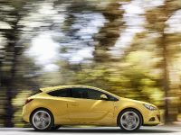 Vauxhall Astra GTC (2011) - picture 5 of 9