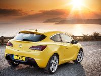 Vauxhall Astra GTC (2011) - picture 6 of 9