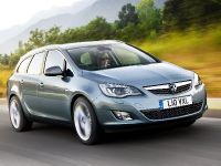 Vauxhall Astra Sports Tourer (2011) - picture 5 of 11
