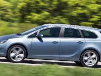 Vauxhall Astra Sports Tourer (2011) - picture 11 of 11