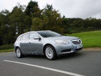 Vauxhall Insignia Sports Tourer (2011) - picture 2 of 2
