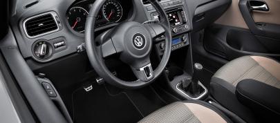 Volkswagen CrossPolo (2011) - picture 7 of 20