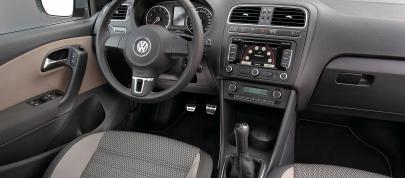 Volkswagen CrossPolo (2011) - picture 12 of 20