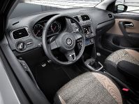 Volkswagen CrossPolo (2011) - picture 8 of 20