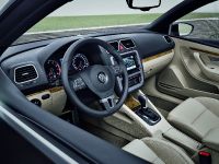 Volkswagen Eos (2011) - picture 8 of 13