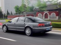 Volkswagen Phaeton (2011) - picture 22 of 28