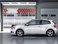 Volkswagen Polo GTI (2011) - picture 1 of 8