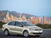 Volkswagen Polo Sedan (2011) - picture 2 of 4