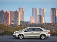 Volkswagen Polo Sedan (2011) - picture 4 of 4